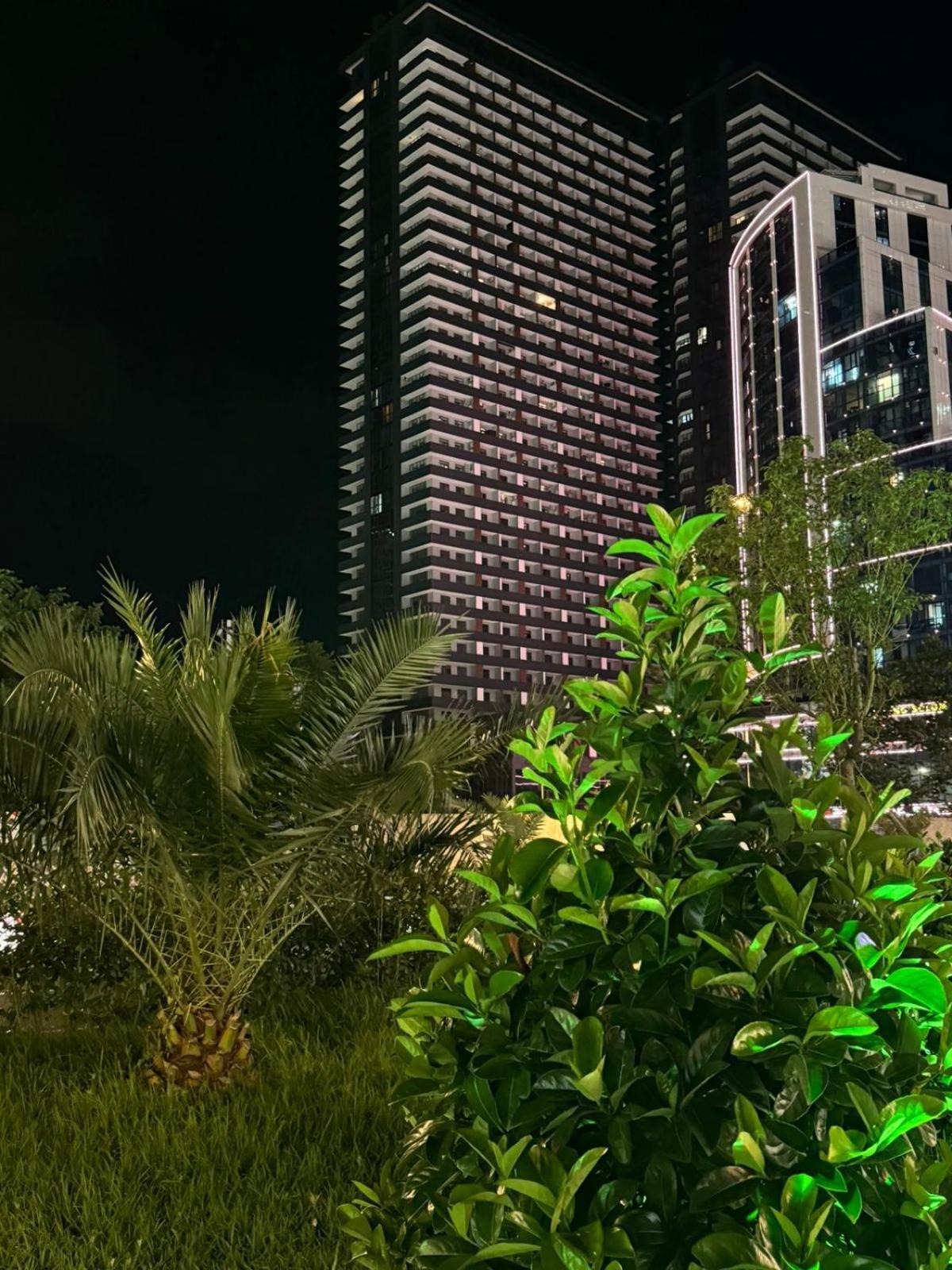Moonlight Apart-Hotel Μπατούμι Εξωτερικό φωτογραφία
